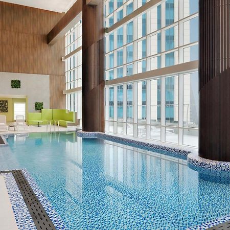 Element By Westin City Center Doha Extérieur photo Swimming pool
