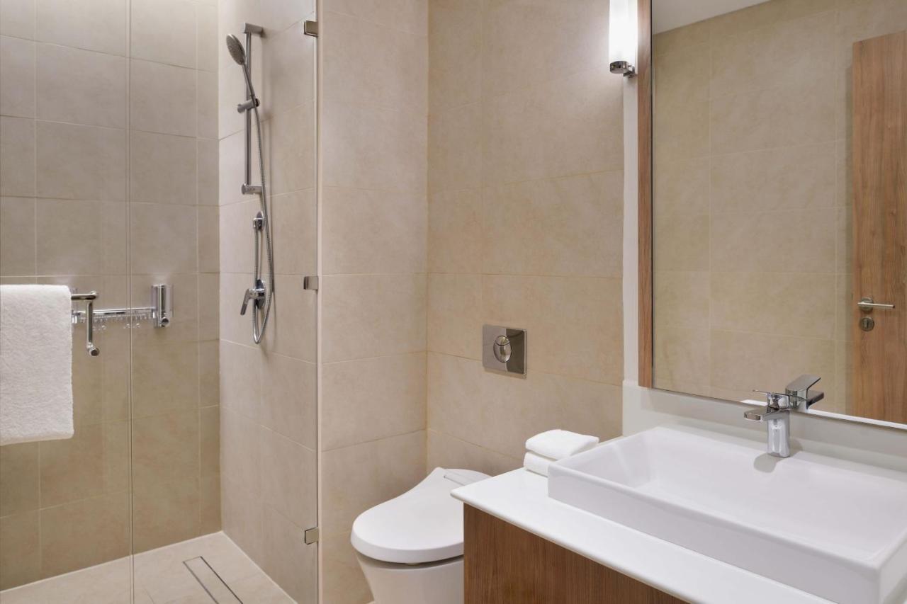 Element By Westin City Center Doha Extérieur photo A bathroom in a hotel
