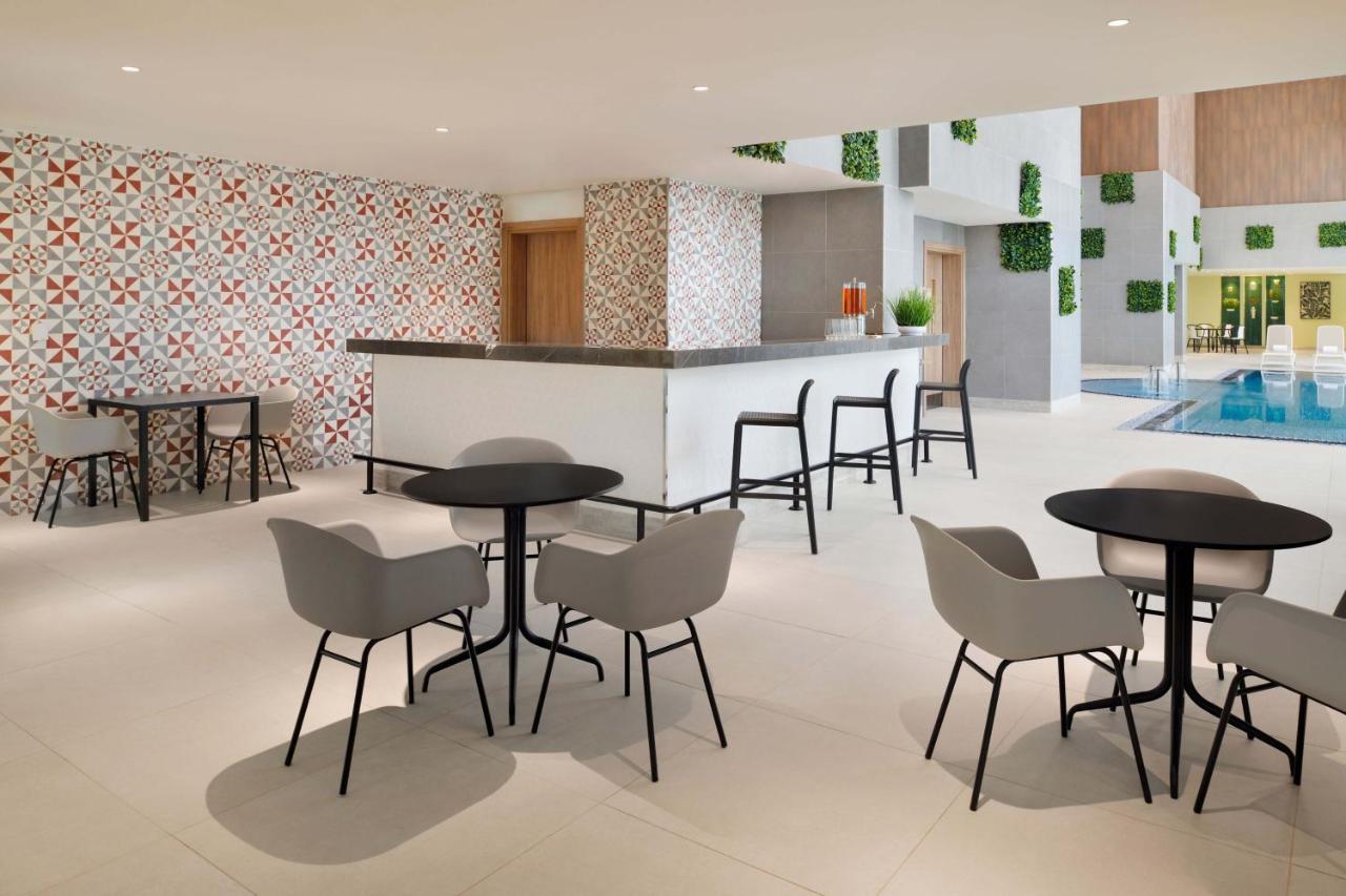 Element By Westin City Center Doha Extérieur photo The interior of the new lounge