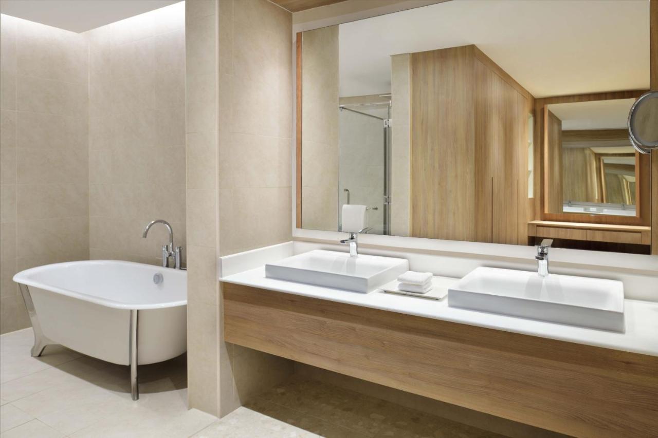 Element By Westin City Center Doha Extérieur photo Bathroom
